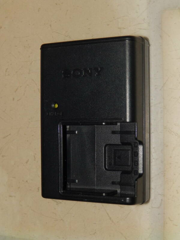 SONY BATTERY CHARGER BC-CSD