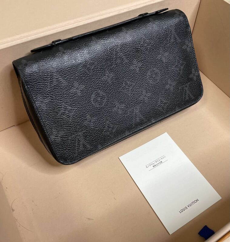 Louis Vuitton ジッピーXL モノグラム・エクリプス