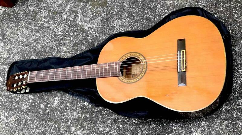 YAMAHA ヤマハ C-200 弦楽器 クラシックギター 動作未確認 ソフトケース付 現状品