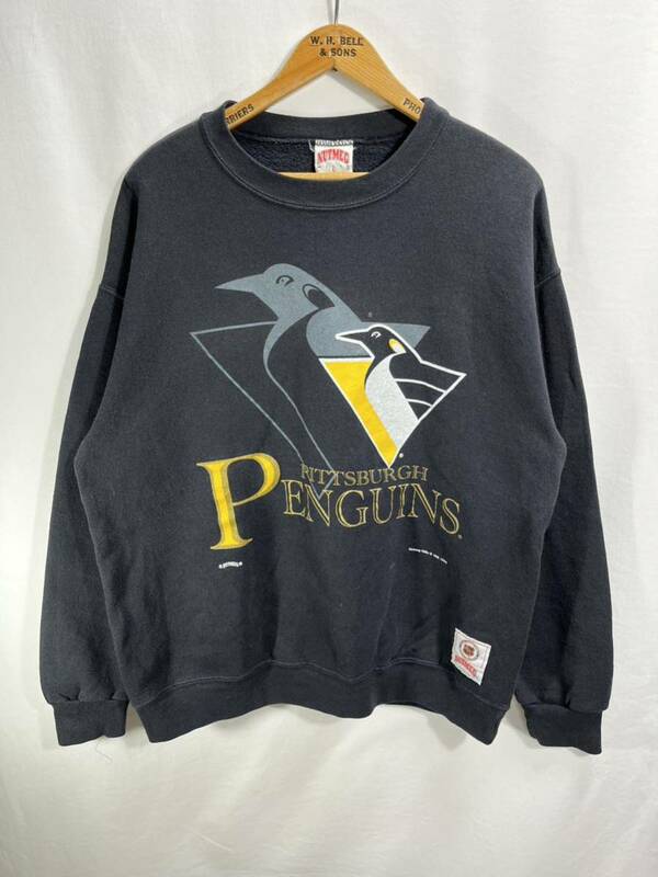 ■ 90s 90年代 ビンテージ USA製 NUTMEG NHL PENGUINS ペンギンズ ロゴイラスト スウェット トレーナー サイズL ブラック ホッケー ■