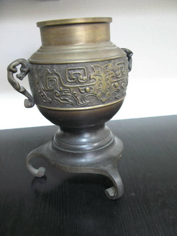 銅器製 仏教美術 仏教用具 仏具　銅器製の長寿文 花瓶　竜耳