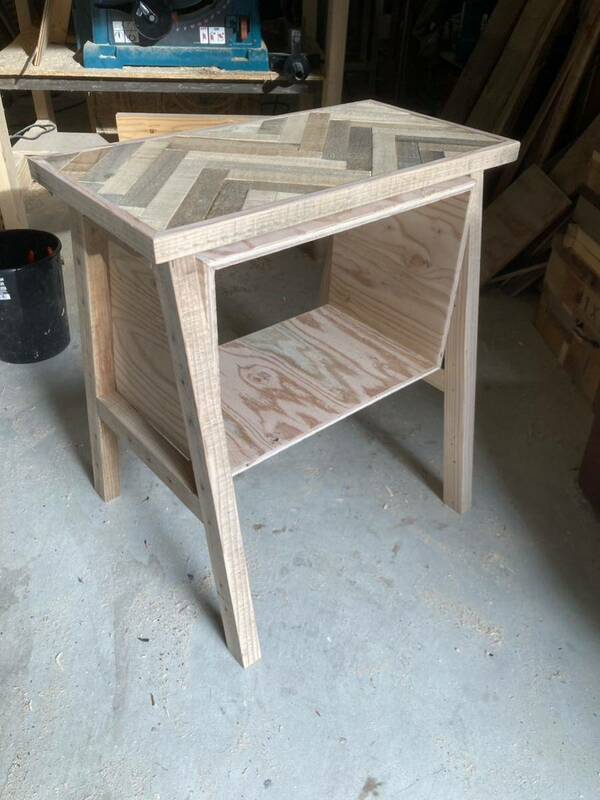 送料無料 ハンドメイド テーブル 机 作業台 オープンラック ヘリンボーン 木製 1点もの シャビー