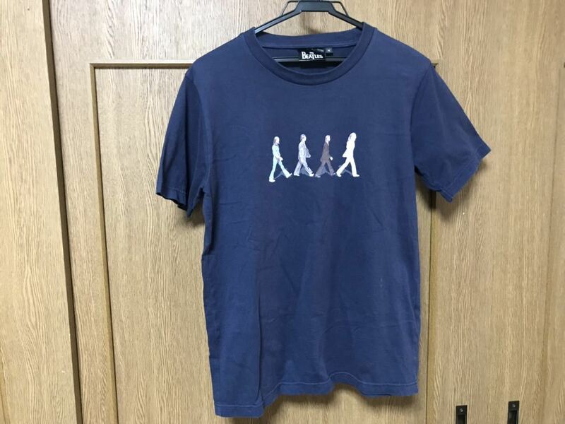 THE BEATLES ビートルズ　バンドTシャツ　アビーロード　プリントTシャツ　半袖Tシャツ　紺色　サイズＭ