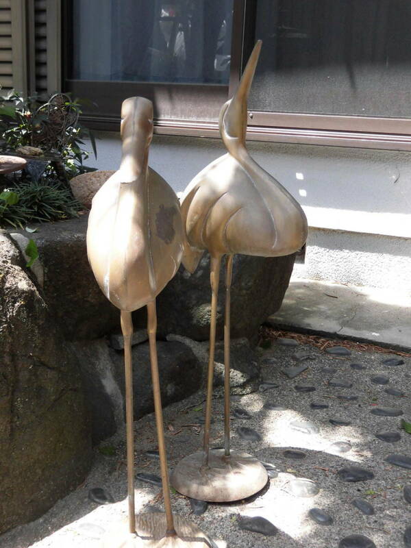 【 鶴 一対 置物 高さ 約65㎝ 約57㎝ 銅製 ブロンズ 庭園置物 飾り オブジェ 】検）真鍮 縁起物 庭園 庭 ガーデニング 