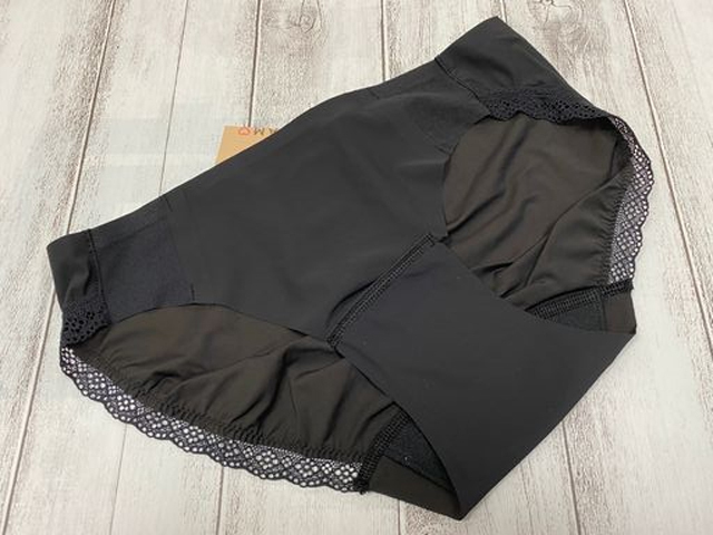 10203222 Mサイズ 1650円 サニタリーショーツ AMO'S STYLE by Triumph 浮かせマチ仕様　ヒップラインにぴったりフィット