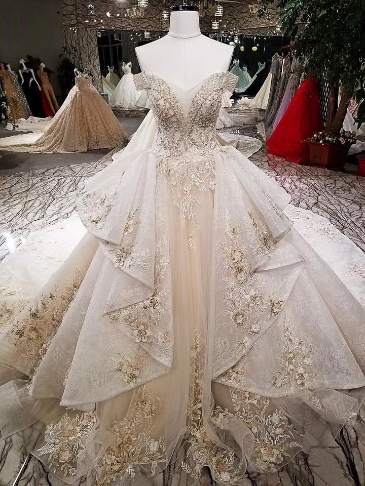 王道派！豪華なウエディングドレス7点セット！レンタルよりお得サイズオーダーメイド！結婚式！海外挙式バージンロードにぴったり実物撮影