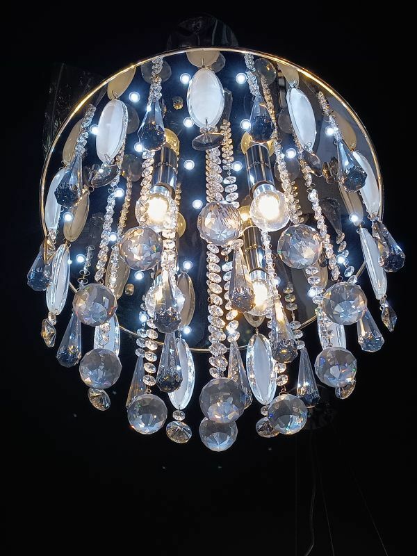 展示品販売　デザインシャンデリア　LED　ハロゲン E17(電球）クリスタルの輝きで優雅な　シャンデリア