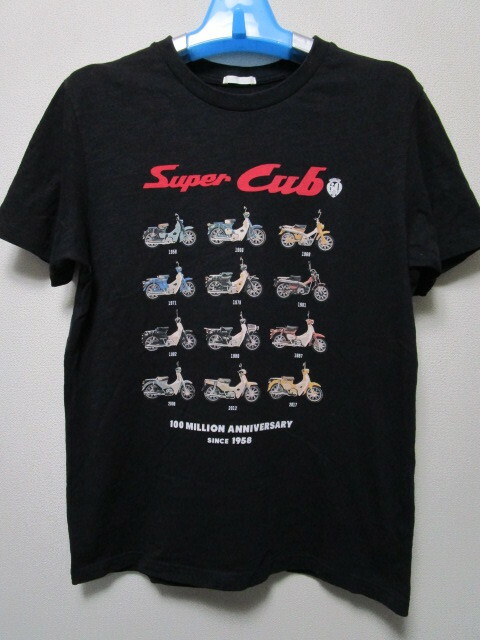 GUｘHONDA SUPER CUB Ｔシャツ・S・ブラック（ホンダ歴代スーパーカブヒストリーOHV SOHCハンターカブクロスカブCT50カブ主世田谷ベース）