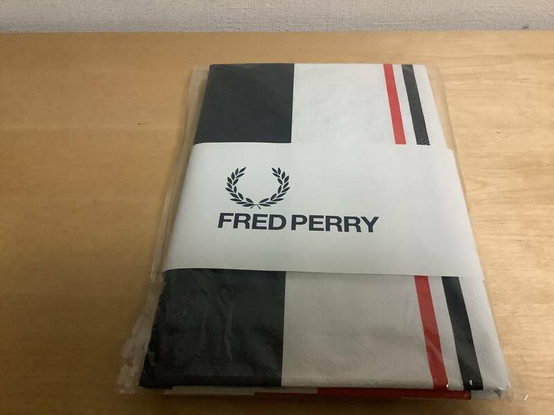 新品未使用　FRED PERRY フレッドペリー　レジャーシート　トリコロールカラー　非売品　88X118cm 送料無料