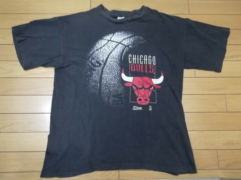 ベルベルジン購入　90年代ヴィンテージアイテム　アメリカ製シングルステッチ【Chicago Bulls シカゴ・ブルス】グラフィックT◆XLサイズ