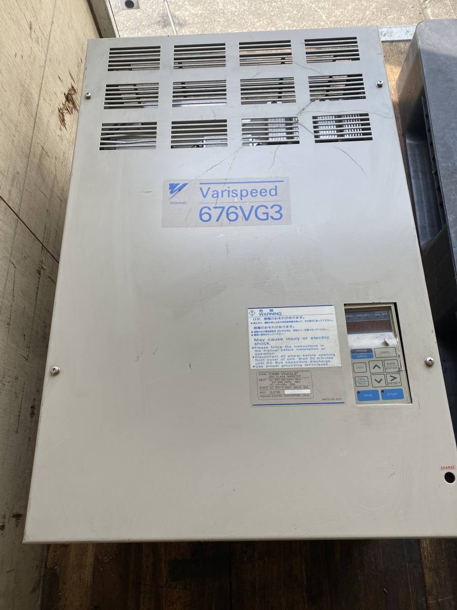 3D100019 　安川YASUKAWA インバータVARISPEED CIMR-VGA2L37 63キロ