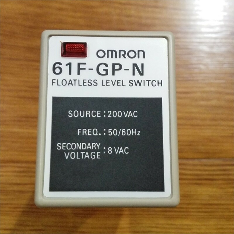 オムロン レベルスイッチ 61F 保管品 送料無料