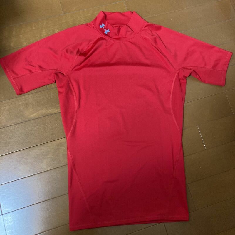 UNDER ARMOUR 半袖シャツ MD 赤 ヒートギア コンプレッション s/s ショートスリーブ インナー M HG Tシャツ モック ハイネック RED