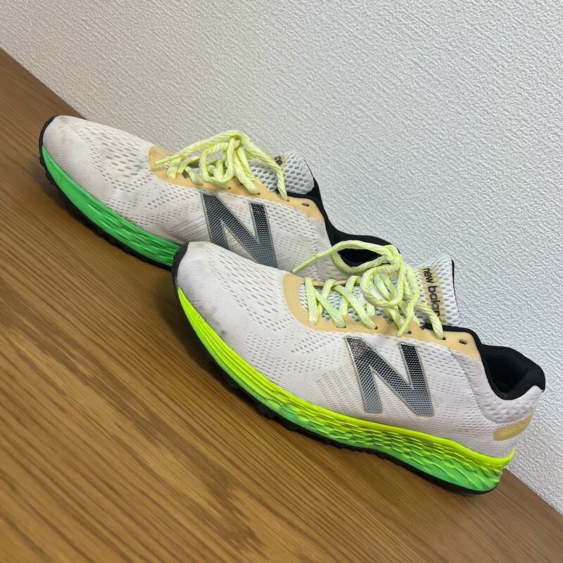 ニューバランス　スニーカー　28.0cm new balance marisle1 ランニング　メッシュ　蛍光　スポーツシューズ