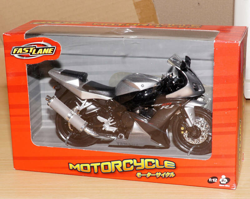 1/12 YAMAHA YZF-R1 送料無料 FAST LANE シルバー