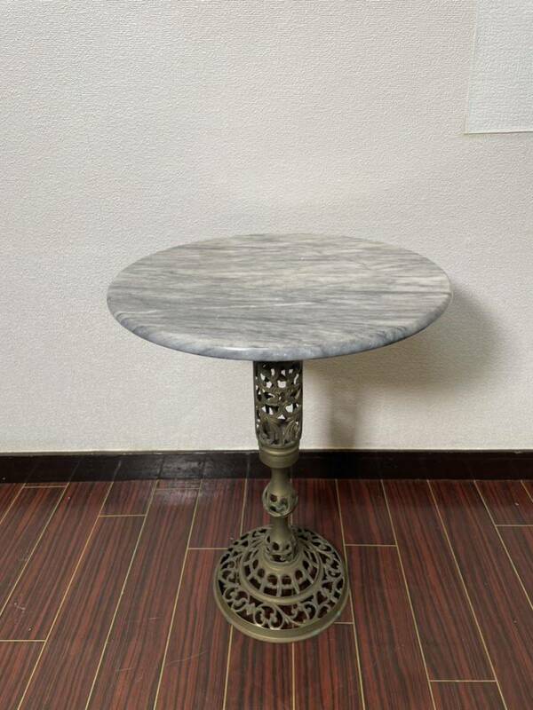 1点ものの模様が美しい大理石のサイドテーブル マーブル ヴィンテージ エレガント インテリア