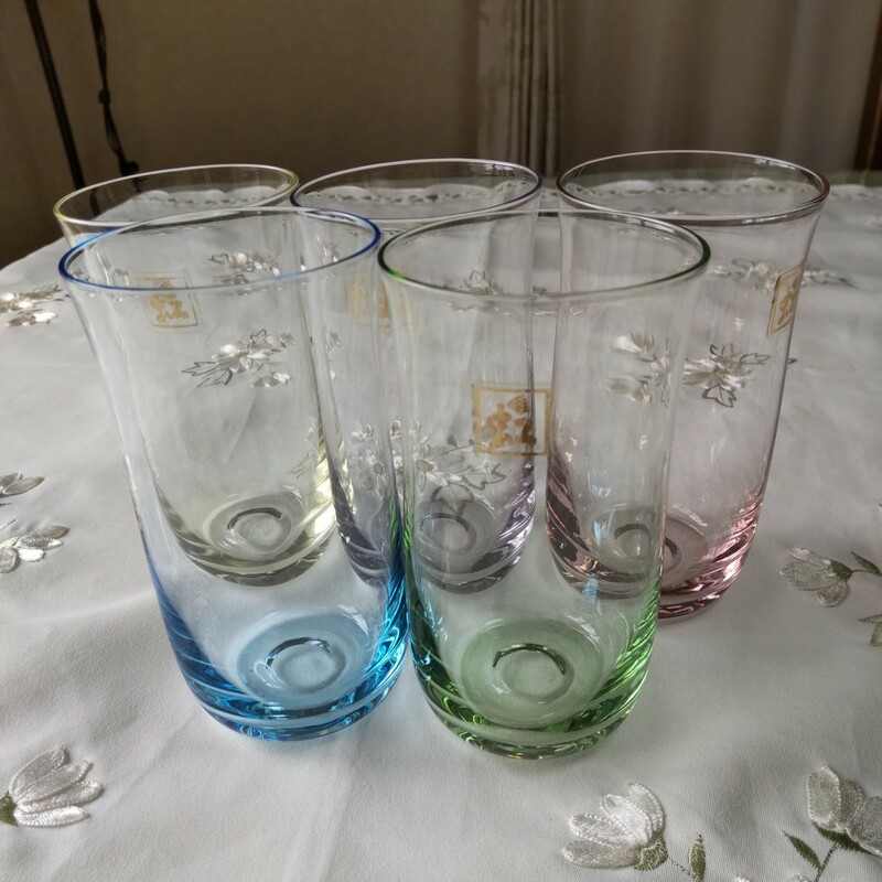タンブラーグラス　冷酒グラス　５色カラーグラス　虹　手造り　５客色違い　未使用　家庭保管品
