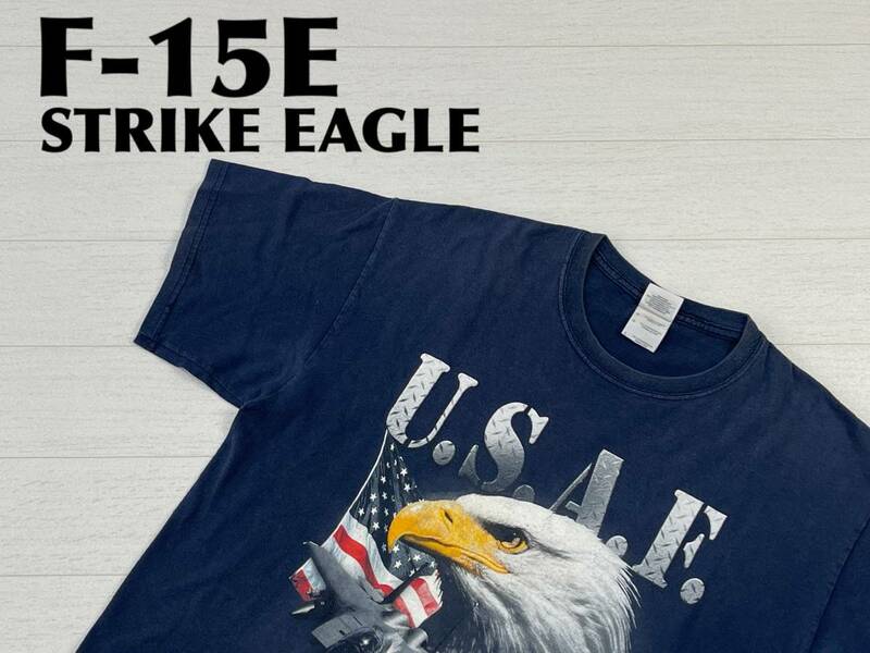 ☆送料無料☆ GILDAN ギルダン 海外直輸入 古着 半袖 プリント F15E STRIKE EAGLE ストライクイーグル Tシャツ メンズ L ネイビー 中古