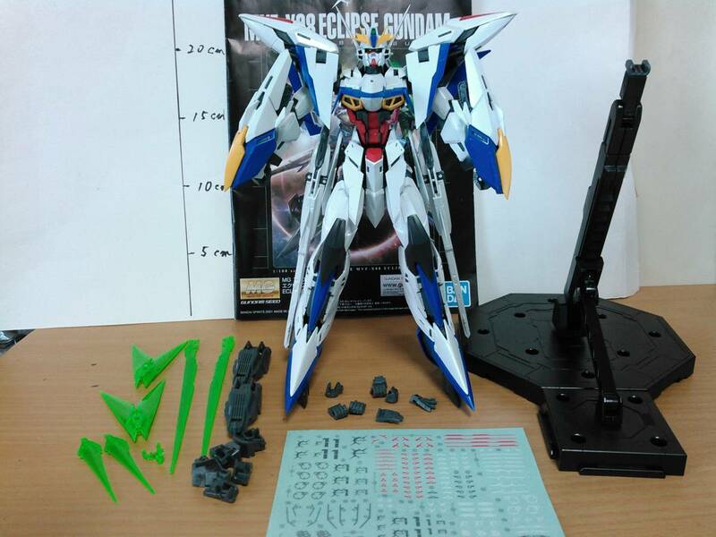 MG 1/100 ガンダム SEED ECLIPSE エクリプスガンダム 完成品 フィギュア ガンプラ ジャンク プレバン 限定 destiny 変形可能 ストライク 