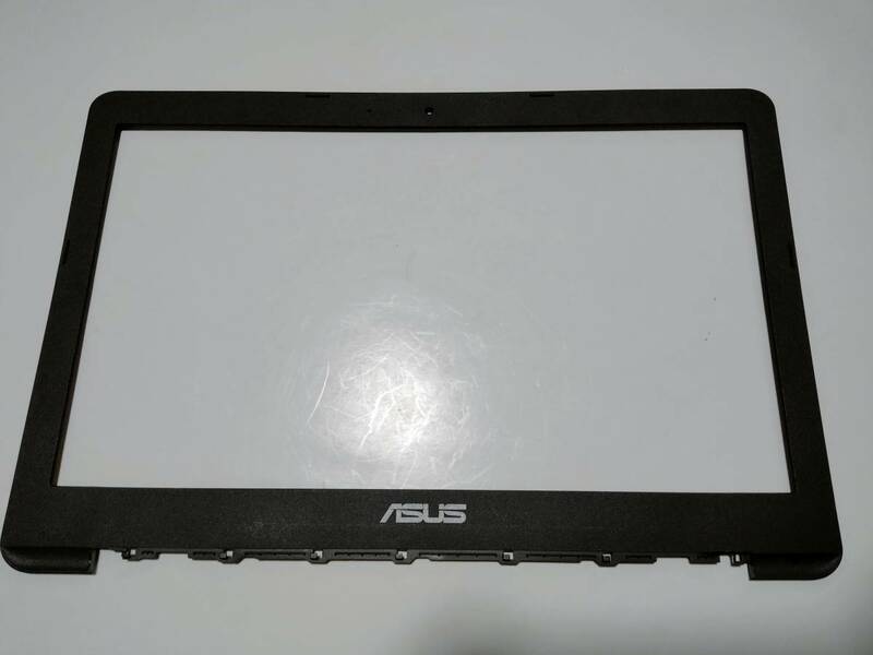 液晶フロントベゼル ASUS X205TA-WHITE10の液晶フチのフロントベゼルです　送料１８５円ノートパソコン EeeBook 