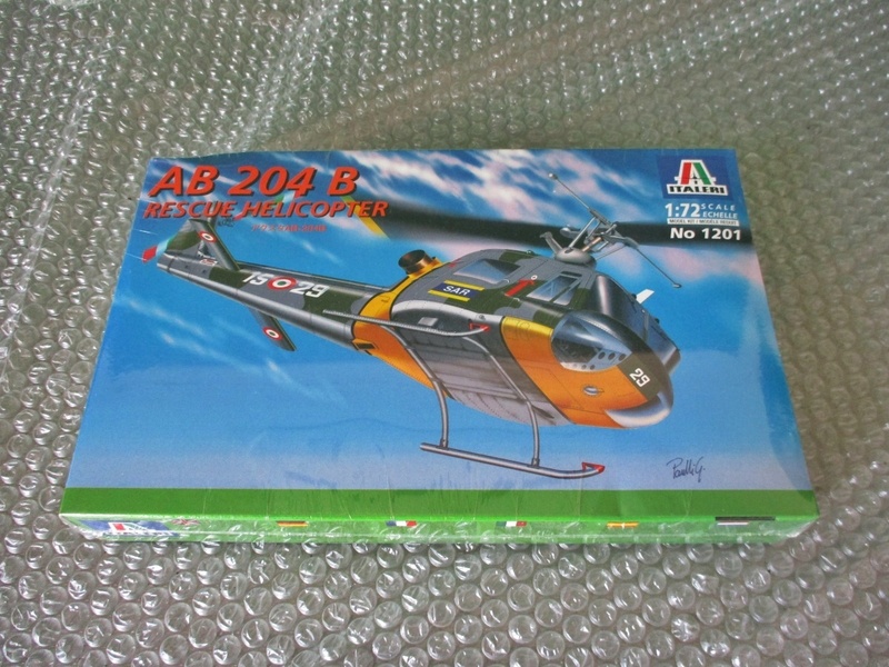 プラモデル イタレリ ITALERI 1/72 アグスタAB-204B AB 204B RESCUE HELICOPTER 未開封 未組み立て 昔のプラモ 海外のプラモ