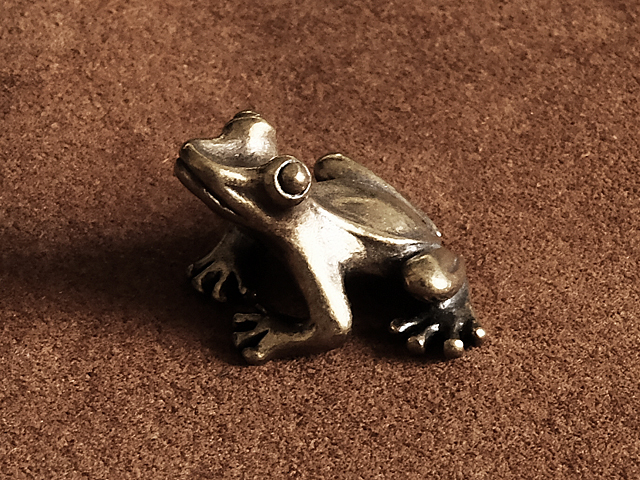 真鍮 オーナメント（カエル） 蛙 かえる 動物 置物 黄金 インテリア 飾り雑貨 ゴールド アニマル グッズ ブラス 小さい ミニサイズ