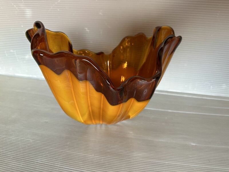 送料込み 古い 中古 ガラス 花瓶 ⑦ レトロ 、 フラワーベース 花器 レトロ クリスタル 工芸品