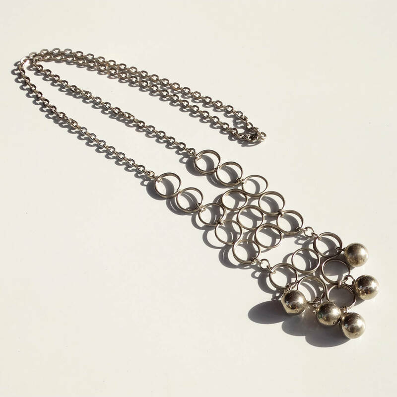 ★80s Vintage silver color wire craft long chain necklace