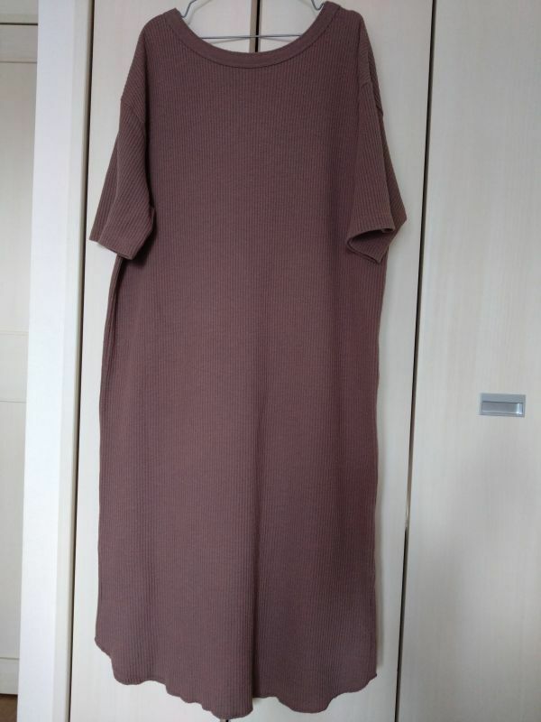 GU☆ワッフルバックヘンリーネックワンピース(5分袖)　WOMEN XL　35 BROWN　マタニティ　授乳服にも　ブラウン茶モカ