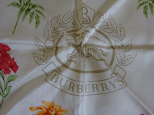 バーバリー BURBERRY ハンカチ 未使用品 綿１００％ 送料120円