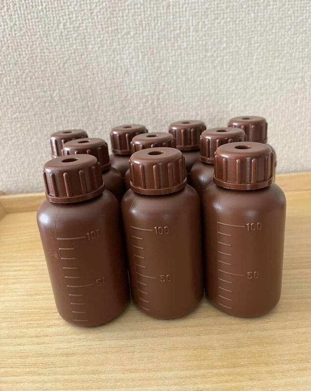22 薬　容器　10個　プラスチック　ブラウン　茶色　サプリメント　理化学機器　プラスチック製　プラスチック容器　サプリメント容器