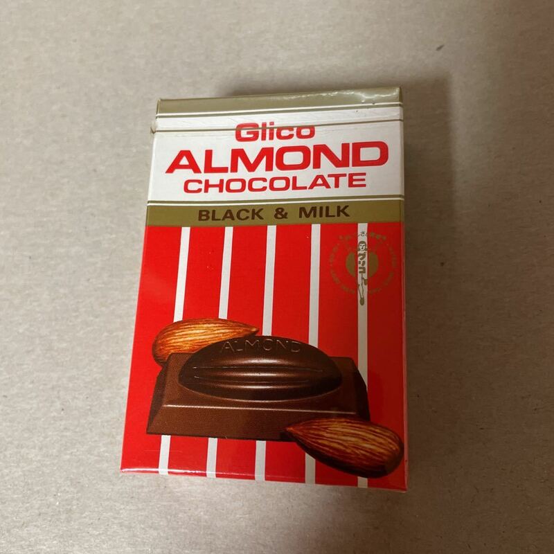 グリコアーモンドチョコレート 1990年代　未開封　食品パッケージ　昭和レトロ