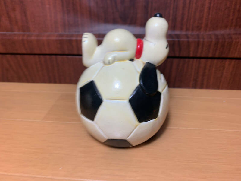 ☆激レア☆　スヌーピー　サッカー　貯金箱　サッカーボール