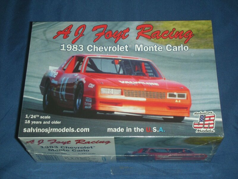 サルビノスJ・Rモデル 1/24 NASCAR 1983 シボレー モンテカルロ A.J.フォイトレーシング プラモデル SJMAJMC1983D