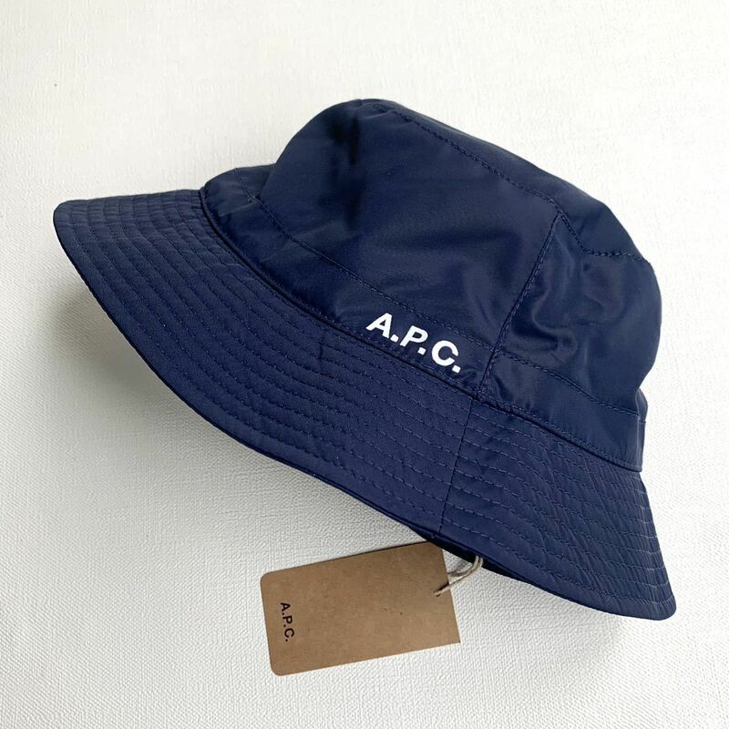 新品 2022AW A.P.C. アーペーセー ロゴ ナイロン バケット ハット bob mark MARINE メンズ 56 ネイビー APC ユニセックス 帽子 レディース