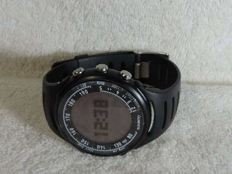 【値下げ交渉可】SUUNTO t3 5175A-12311 中国製・スント デジタル メンズ腕時計 ・電池交換済み・中古品