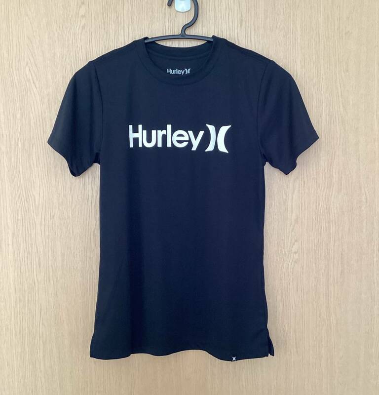Hurley　ハーレー　レディース　ラッシュガード　半袖　Ｔシャツ　USサイズS　日本サイズＭ　黒 ブラック　UVカット 紫外線対策 ＵＰＦ５０