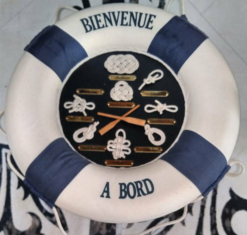 新品同様　BIENVENUE A BORD　海　浮き輪風飾り　ホワイト　ブルー　カッコイイ　おしゃれ　242