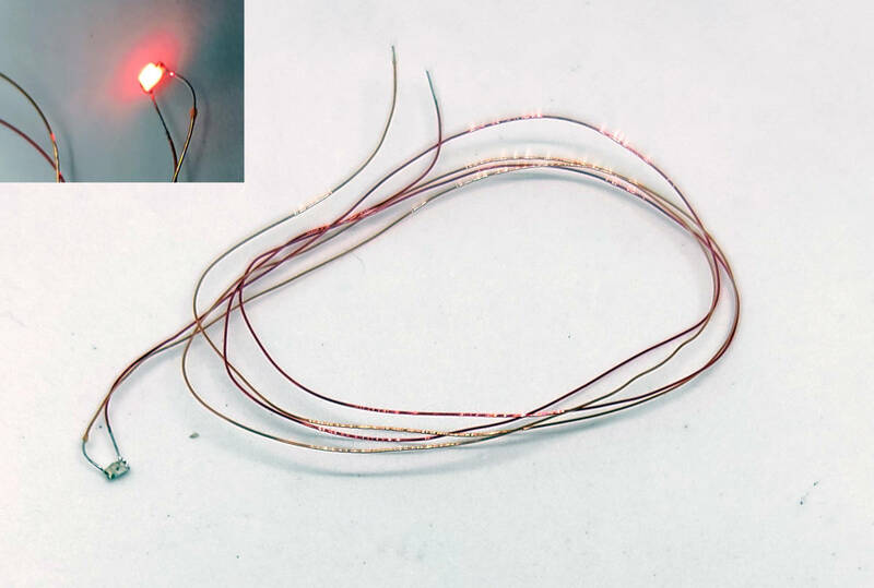 チップＬＥＤ 赤 LED 1608 配線加工済み（面倒な細かい半田付済）抵抗付 赤色ＬＥＤ 送料込 ミニチュアモデルの組み込みに 