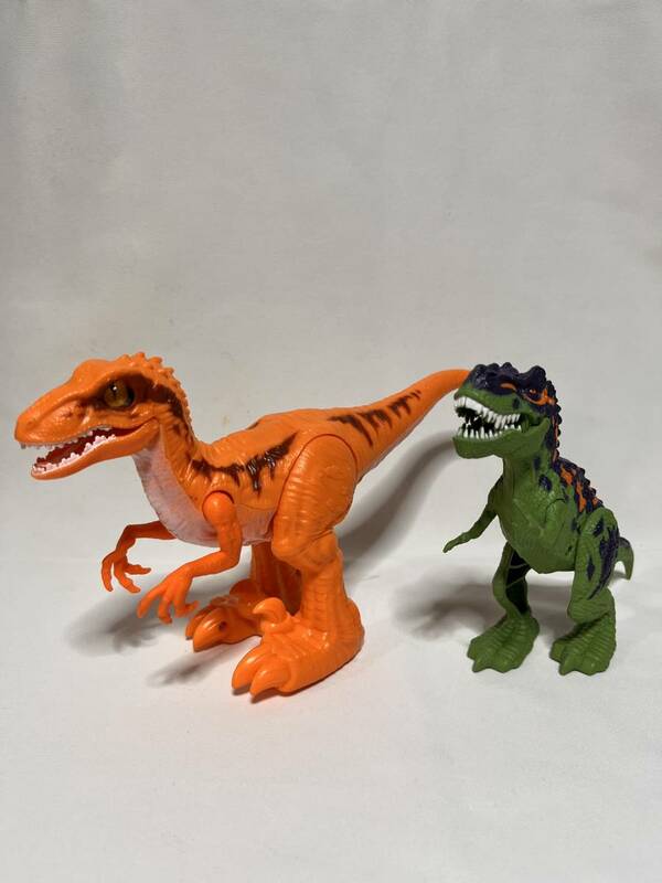 恐竜　ティラノサウルス おもちゃ　フィギュア　２個セット