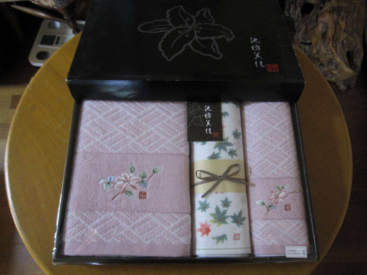 池坊美佳 新品 タオル 3枚 セット 小紋 ライン 和柄 紅葉 模様 フェイス バス 日本製 未開封 ギフト 箱有 贈答 春夏 可愛 お洒落 まとめ 綿