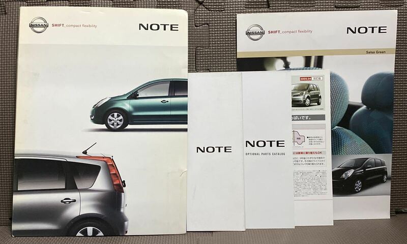 自動車カタログ 日産 ノート 初代 E11 前期 平成17年 2005年 7月 アクセサリーカタログ サルサグリーン 計5点 NISSAN NOTE 乗用車 絶版車