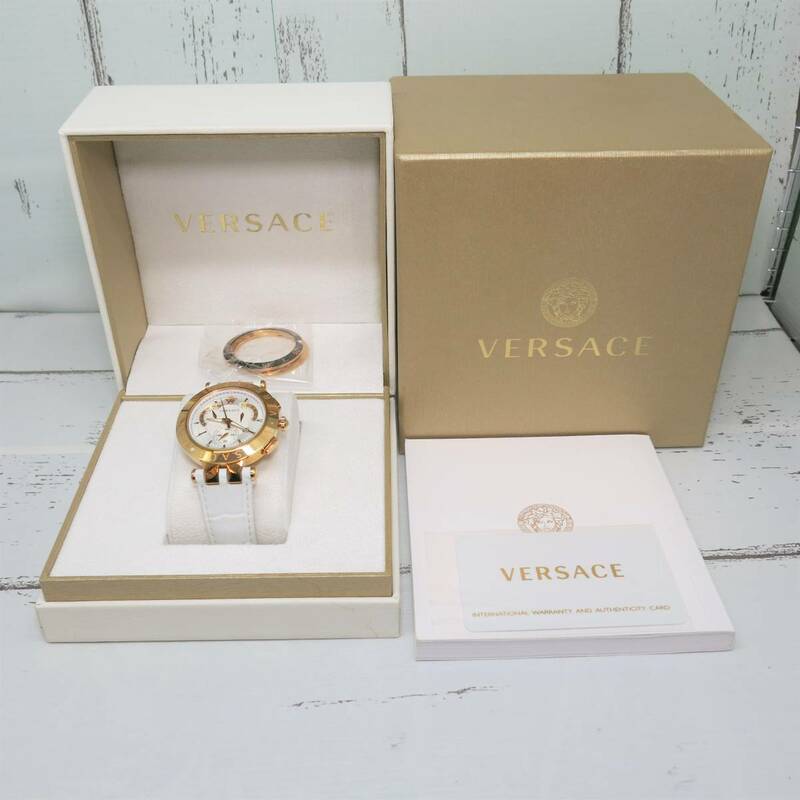 ☆GOL☆【VERSACE】 ヴェルサーチ Vレース クロノグラフ クオーツ 腕時計 メンズ