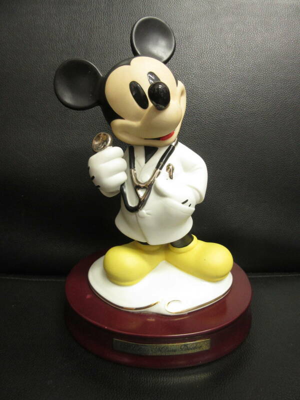 《置物》Disney 「ミッキーマウスドクター：加藤工芸 陶器製」 高さ：約24.5cm Mickey Mouse Doctor インテリア・展示用フィギュア