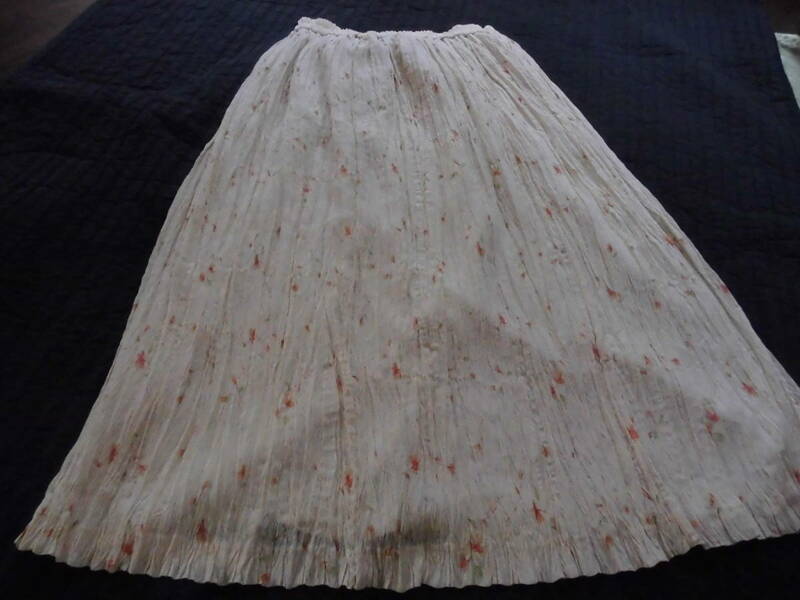 ロングスカート日本製可愛い模様プリーツ入り高級品15000円のお品春