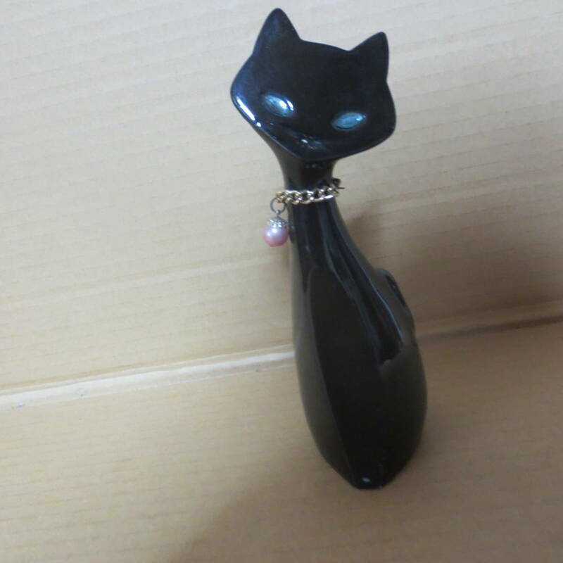 レトロ 黒猫　陶器製 　置物 　17.5㎝