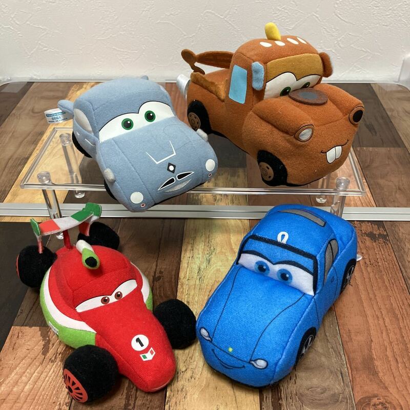 ディズニーピクサー　カーズ　ぬいぐるみ　4体セット　Disney Pixar cars ぶるぶるぬいぐるみ