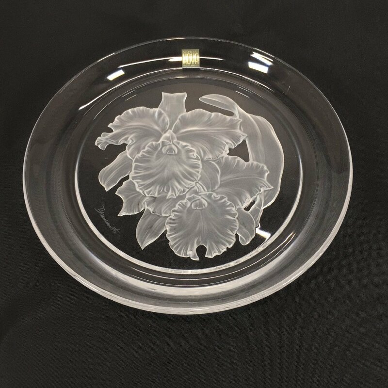 ER-80【 HOYA CRYSTAL 】 ホヤ クリスタル 保谷 クリスタルレリーフ皿 飾り皿 クリスタルガラス カトレア 裏彫り 型彫り 直径 約 21cm