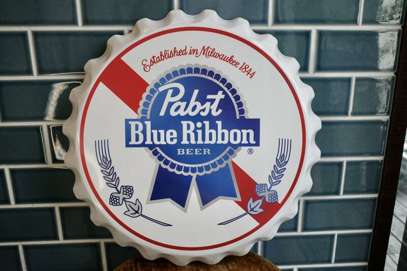 新品　Pabst Blue Ribbon パブストブルーリボン　ボトルキャップ　看板　メタルサイン　世田谷ベース　ビール　店舗　アメリカ製