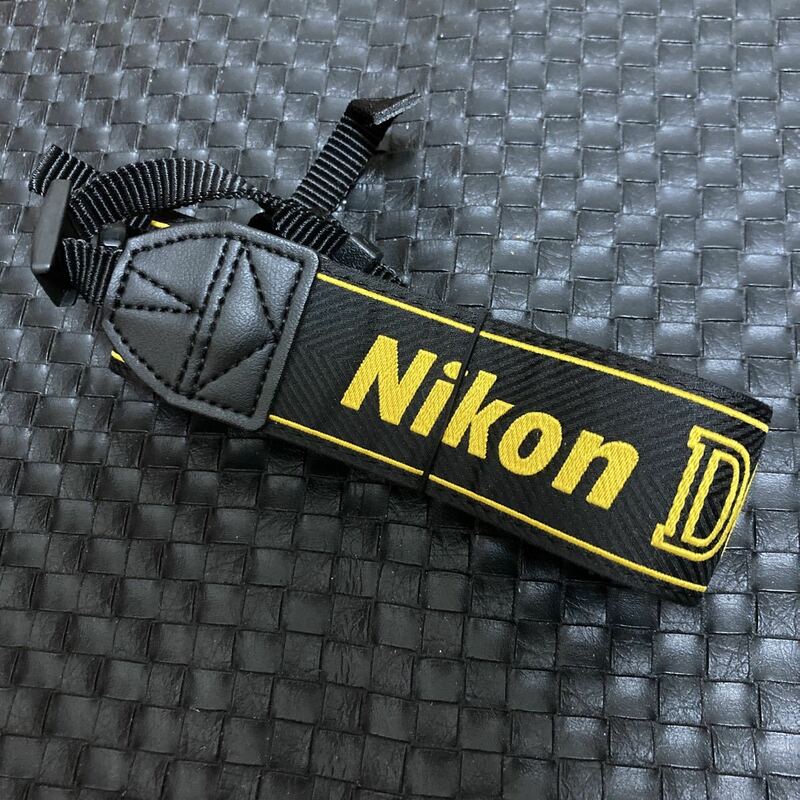 【新品未使用品・送料無料】Nikon ニコン D600 カメラストラップ